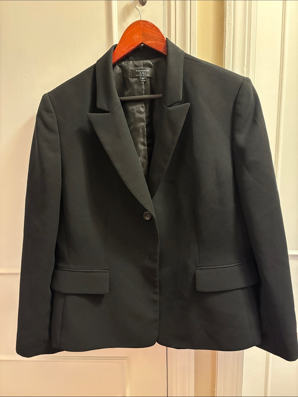 Tahari ASL Black Notch-Lapel Single-Button Blazer